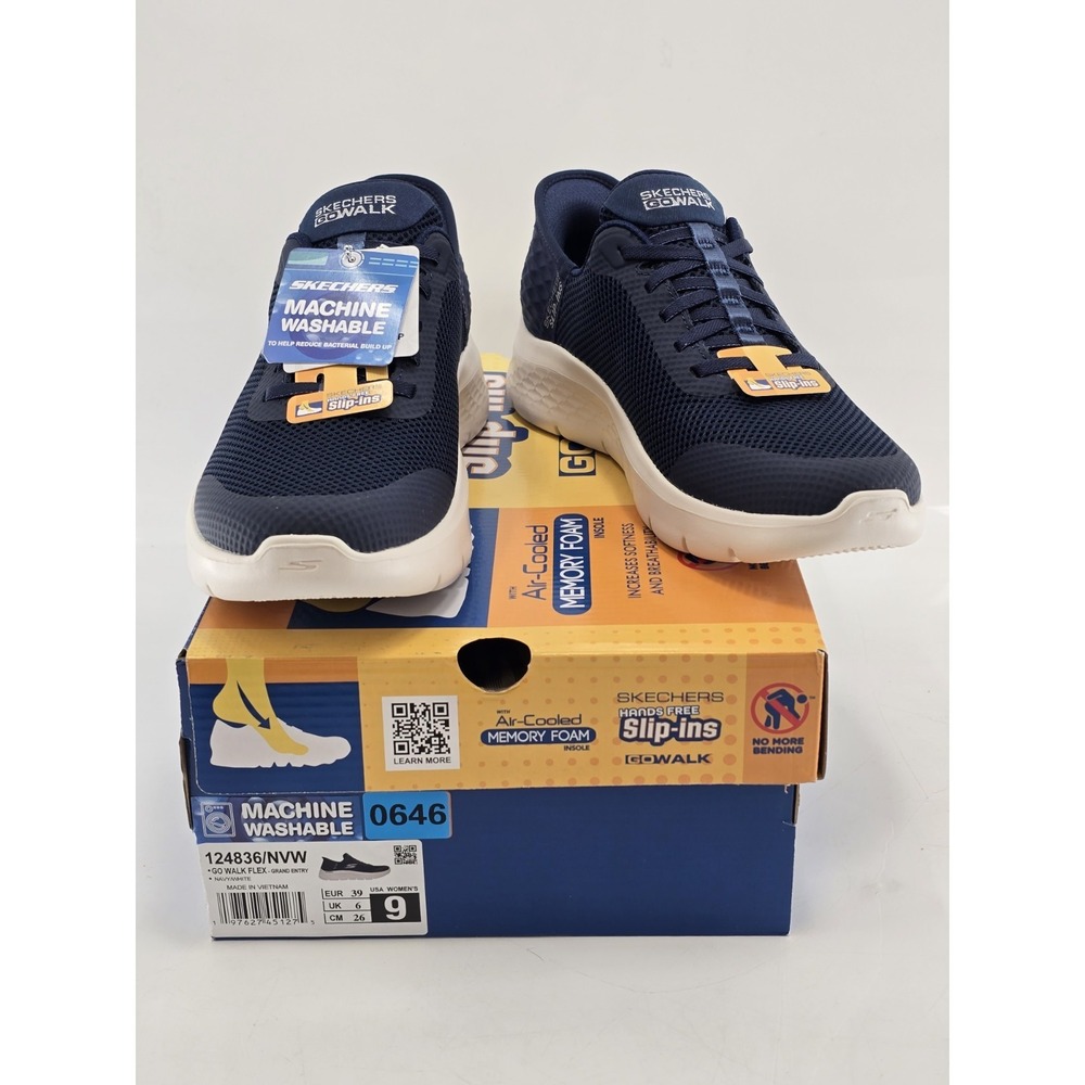 NIB Women's Skechers Go Walk Flex Grand Entry Sneakers Size 9 M Color Navy/White